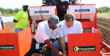 Spanish Grain Store Demonstrates Use of Onion Transplanter to Agricultural Stakeholders
